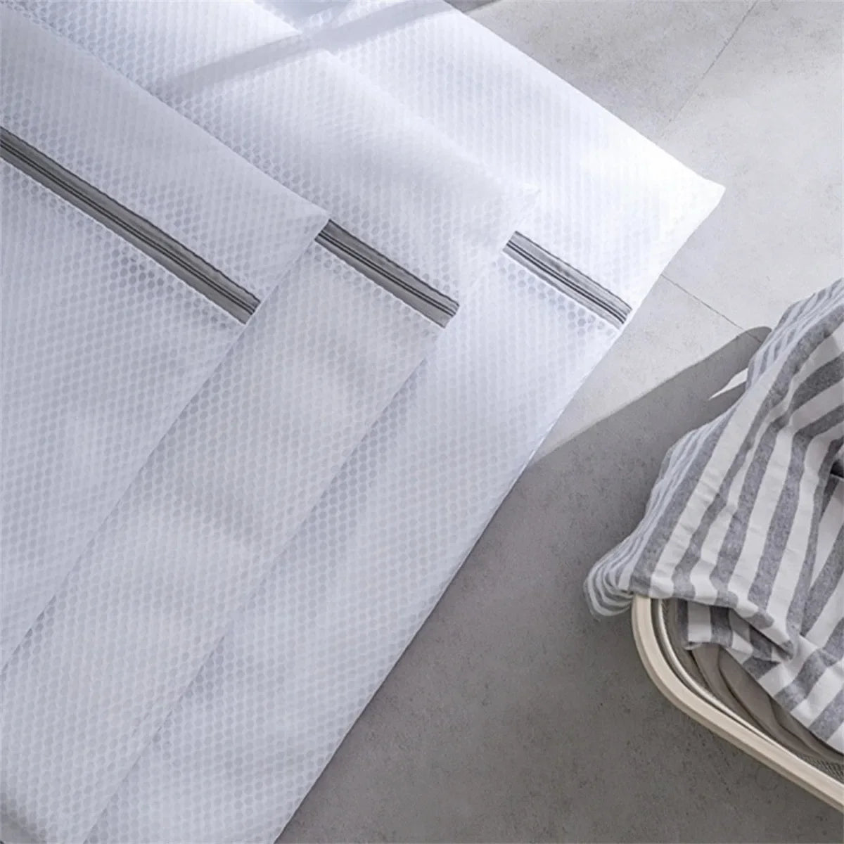 Honeycomb Mesh Laundry Bag – Reusable Wash Bag for Delicates