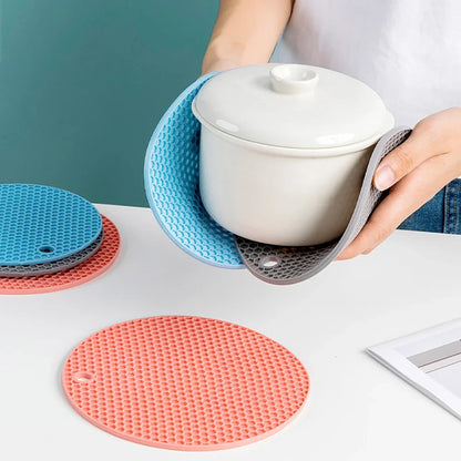 Silicone Heat-Resistant Table Mat – Non-Slip Honeycomb Coaster & Pot Holder for Kitchen, Coffee, and Dining Use