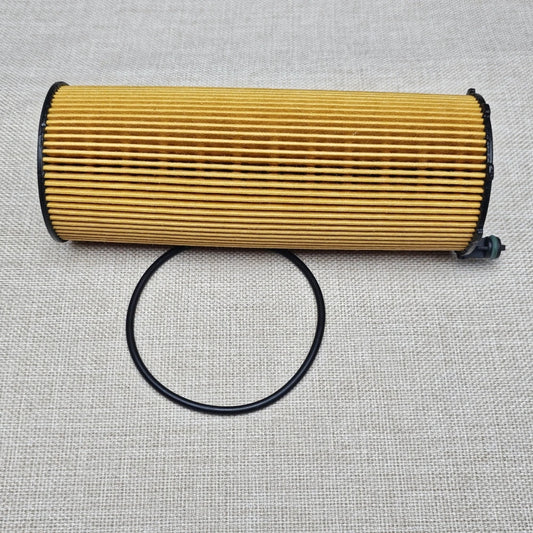 Car Engine Oil Filter 057115561M For AUDI B7 B8 C6  A6 A8 Avant Q5 Q7 2.7 3.0TDI 4.2 6.0 for VW TOUAREG PHAETON 057115561L
