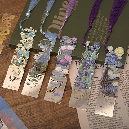 Aesthetic Floral Metal Bookmark – Hollow Brass Book Page Clip for Students & Readers