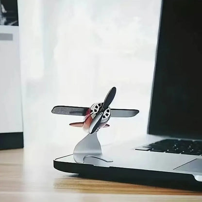 Solar-Powered Airplane Ornament – Creative Car Dashboard & Desktop Gift for Men and Car Enthusiasts