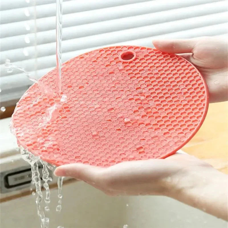 Silicone Heat-Resistant Table Mat – Non-Slip Honeycomb Coaster & Pot Holder for Kitchen, Coffee, and Dining Use