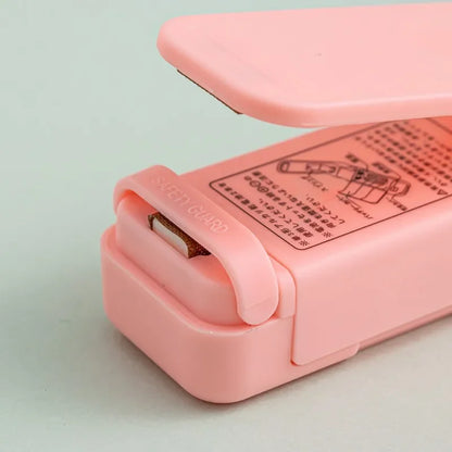 Mini Heat Bag Sealer – Portable Plastic Clip for Food Storage, Snack Packaging & Kitchen Organization