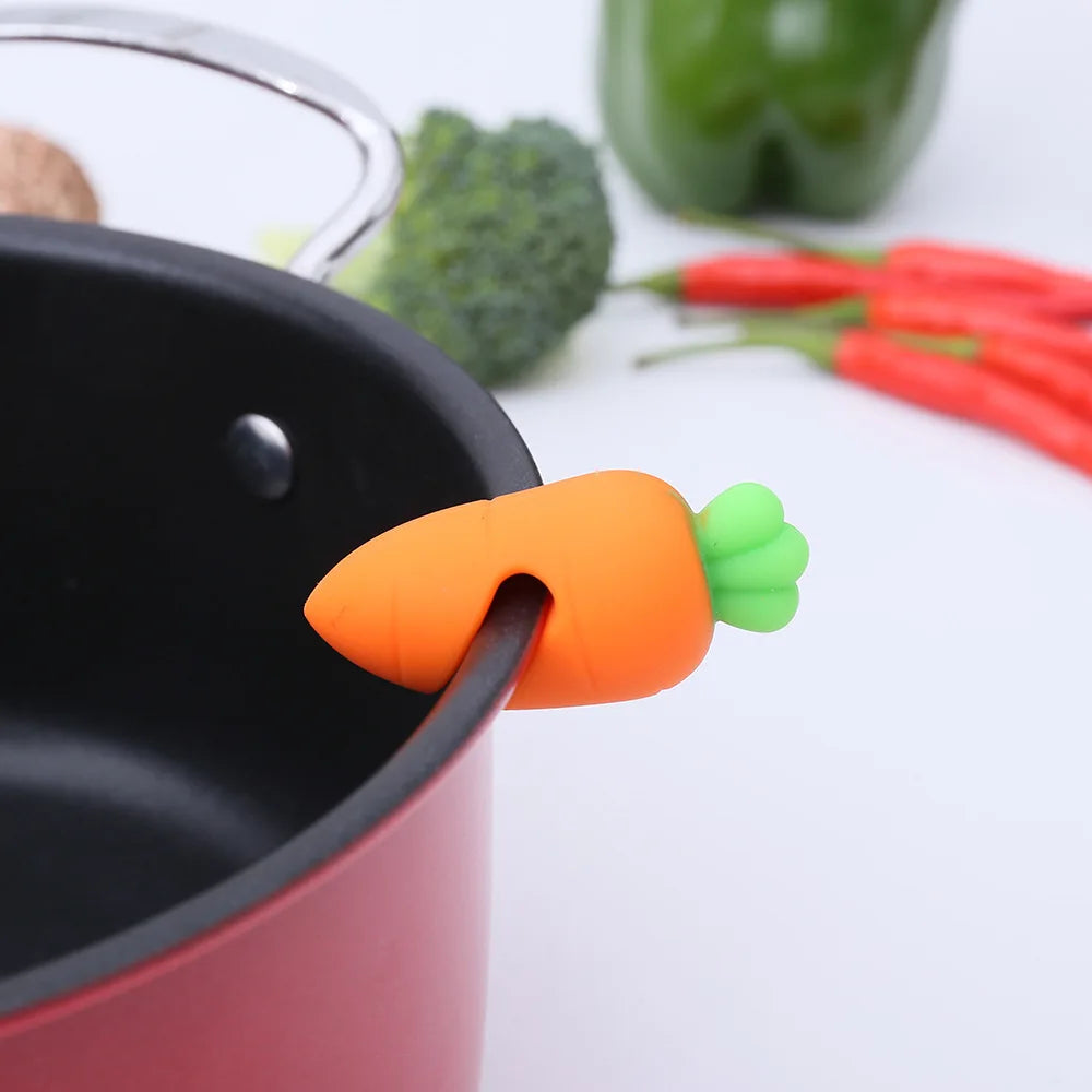 Silicone Carrot & Chicken Leg Pot Lid Lifters – Anti-Overflow Clips for Boil Prevention