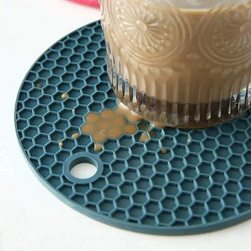 Round Silicone Heat-Resistant Mat – Non-Slip Drink Coaster & Thick Pot Holder for Kitchen Table Protection