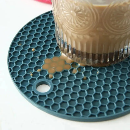 Round Silicone Heat-Resistant Mat – Non-Slip Drink Coaster & Thick Pot Holder for Kitchen Table Protection